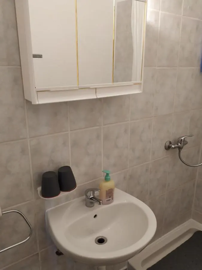 Apartmani Zp44 Pola 0*,  Croazia