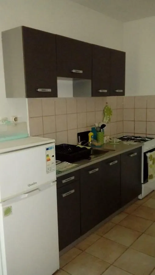 Apartmani Zp44 Pola 0*,  Croazia